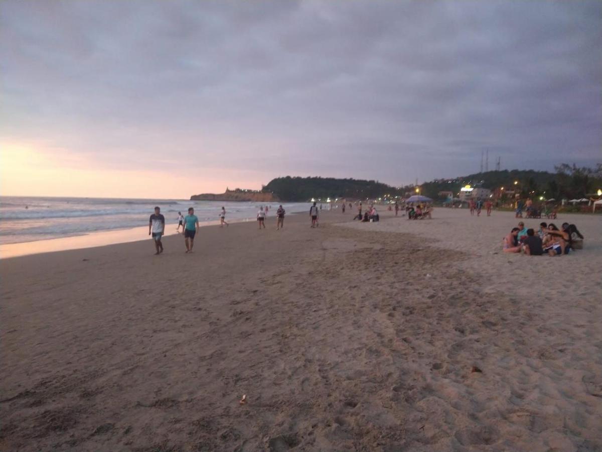 Hostal Moai Монтаньита Экстерьер фото