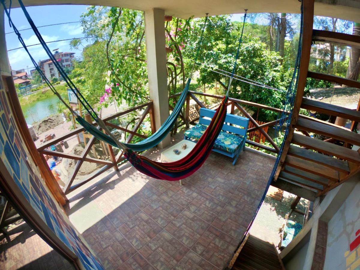 Hostal Moai Монтаньита Экстерьер фото
