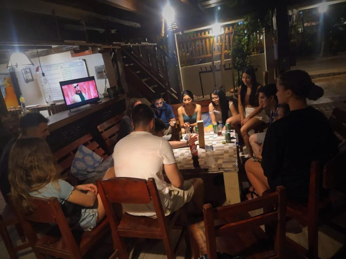 Hostal Moai Монтаньита Экстерьер фото