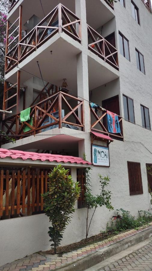 Hostal Moai Монтаньита Экстерьер фото