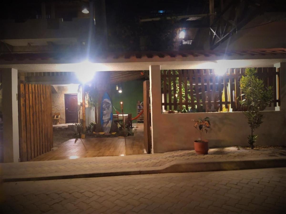 Hostal Moai Монтаньита Экстерьер фото