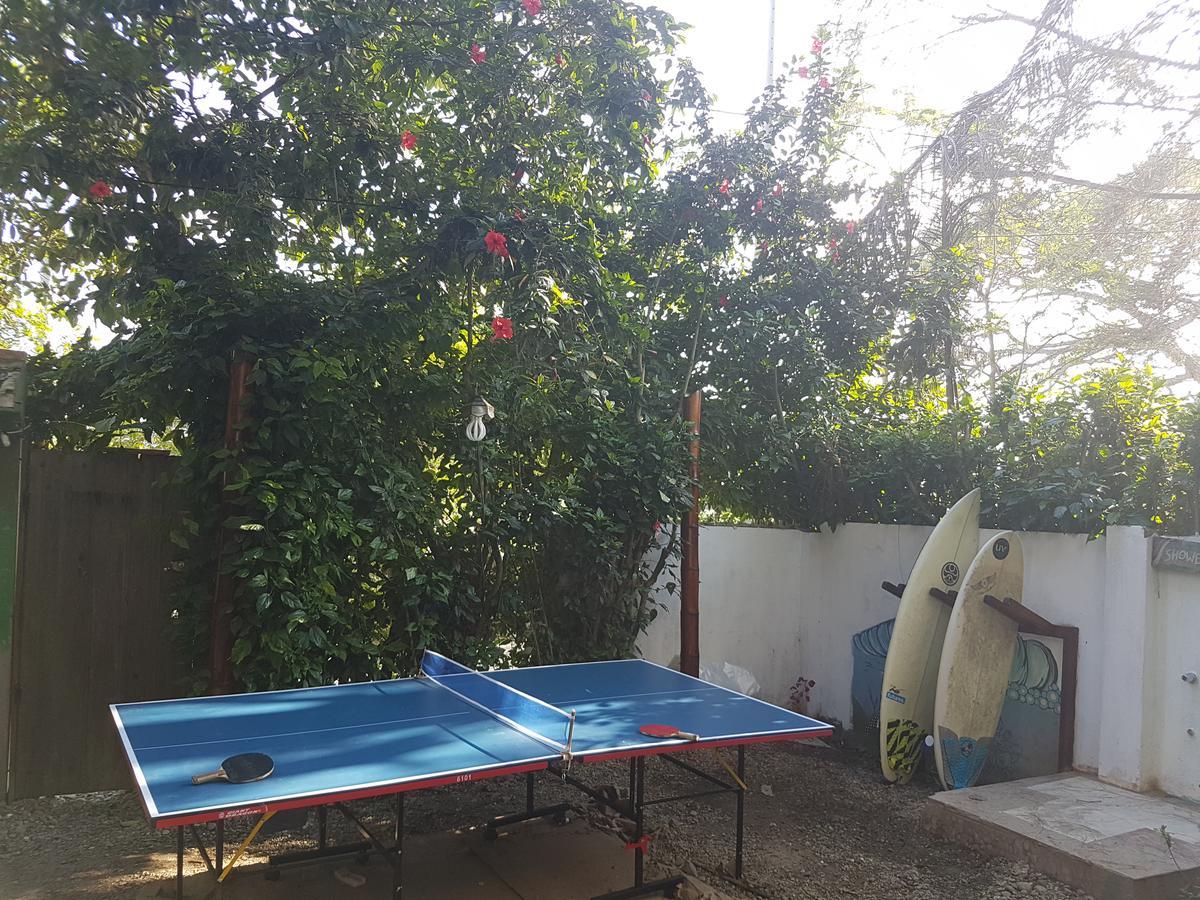Hostal Moai Монтаньита Экстерьер фото