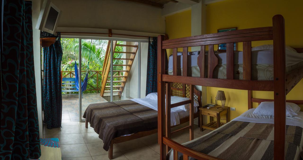 Hostal Moai Монтаньита Экстерьер фото